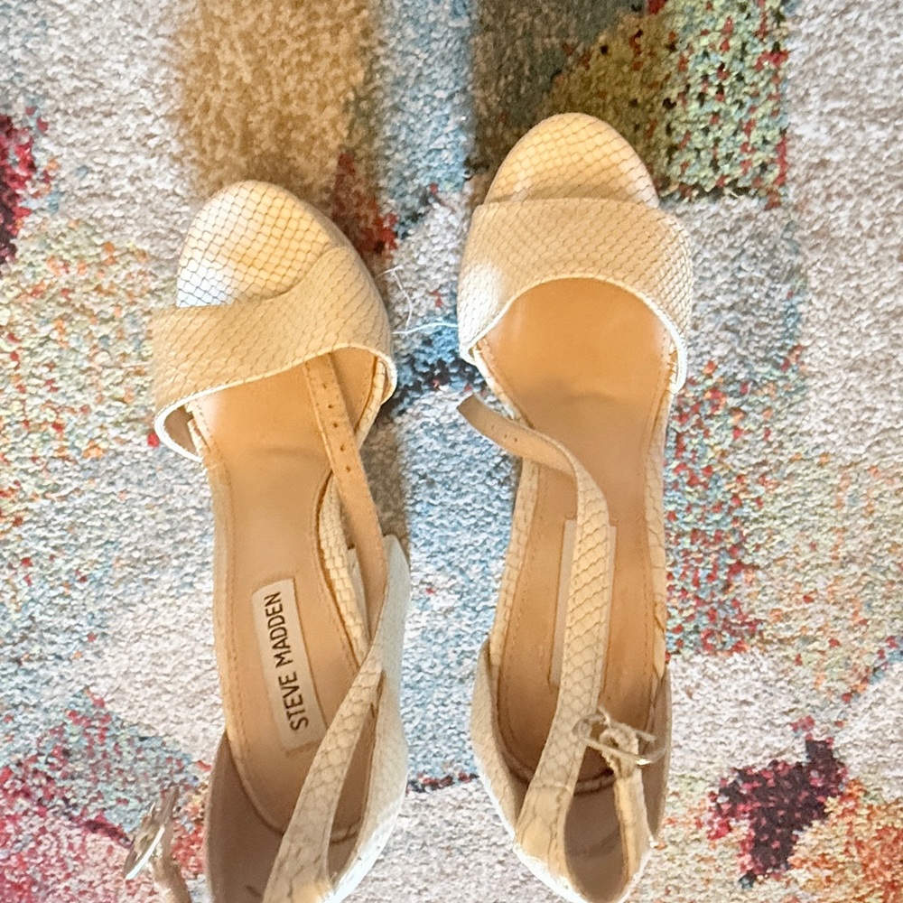 Steve Madden Cream Peep-Toe Heels